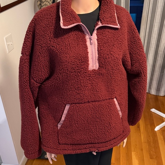 SO Women's Sherpa Jacket - Burgundy and Pink. Smoke free home - Picture 3 of 6